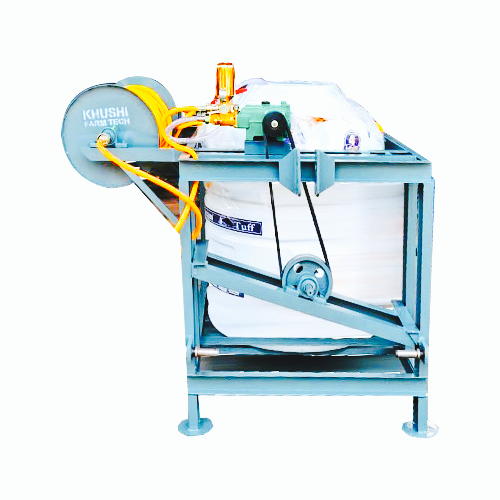 Pesticide spray machine